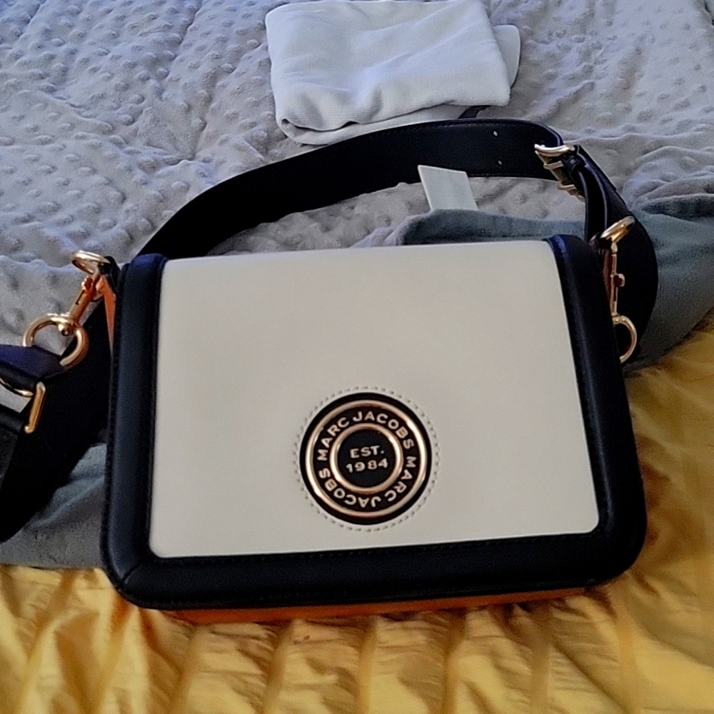 MARC JACOBS